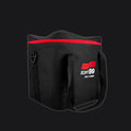 Bolsa organizadora de detailing Soft99 negra con ribetes rojos para maletero
