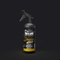 Aplicación de quick detailer premium Dagloss con microfibra para dar brillo rápido al coche