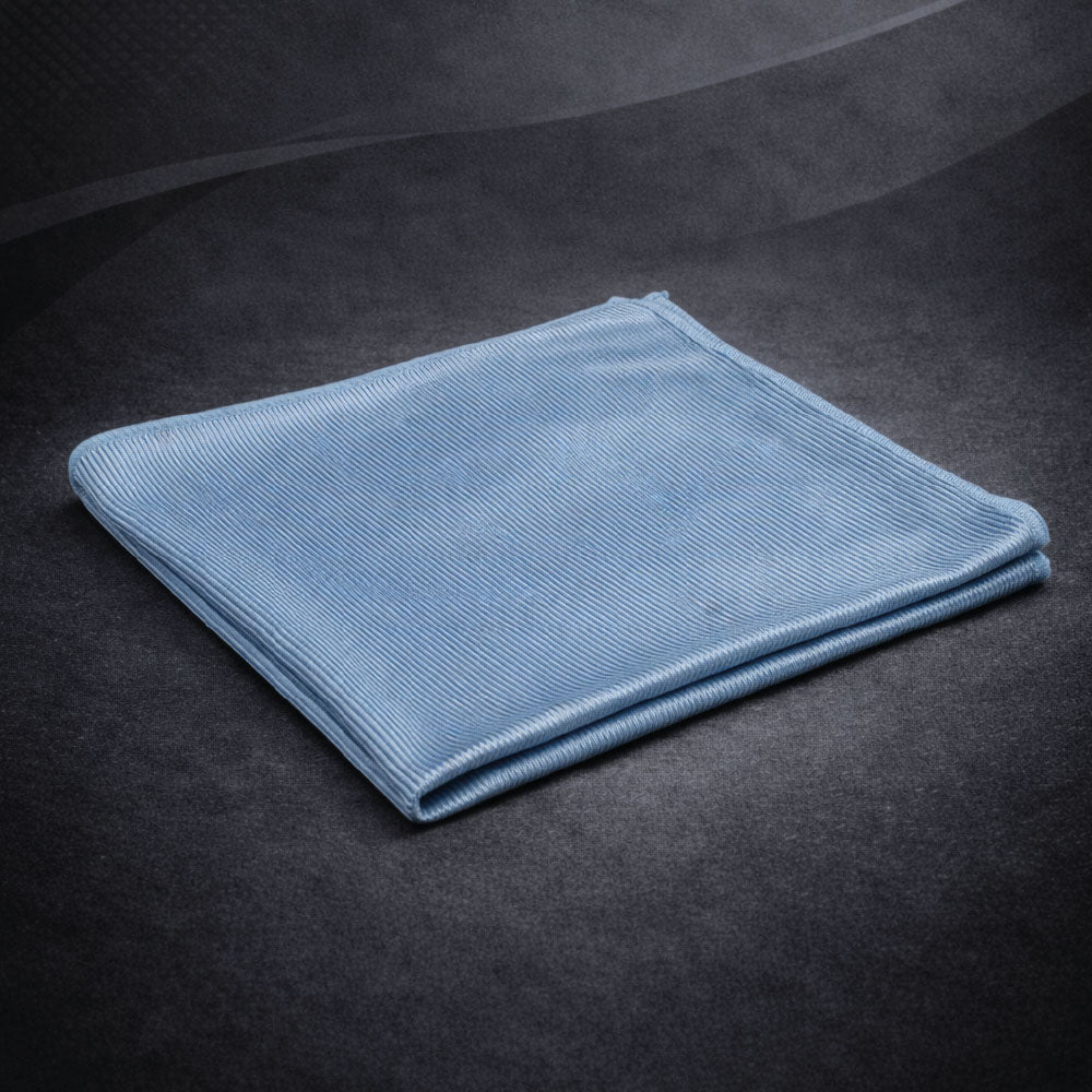 Paño de microfibra profesional OPTIQ color azul cielo para limpiar cristales de coche sin dejar halos ni pelusas